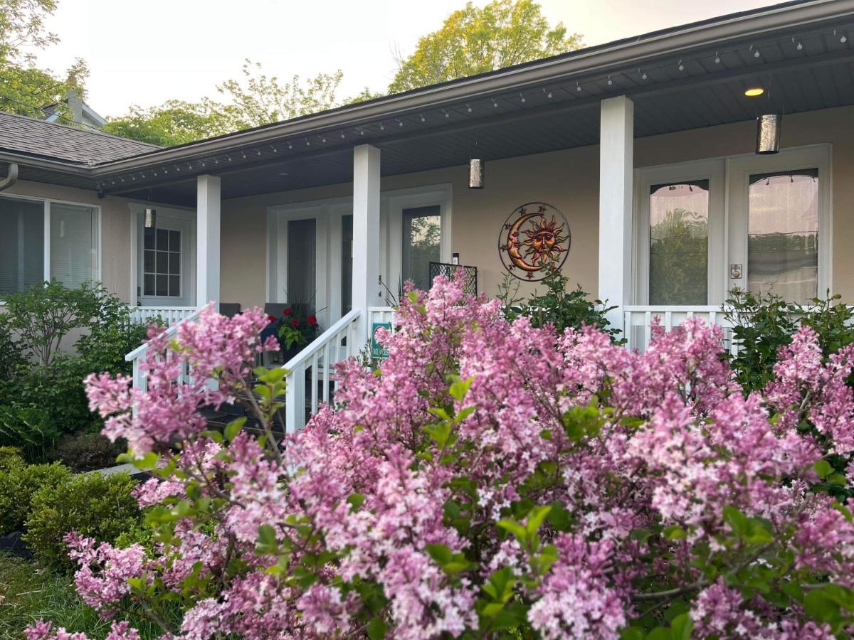 Summer Solstice Bed & Breakfast Niagara-on-the-Lake Buitenkant foto